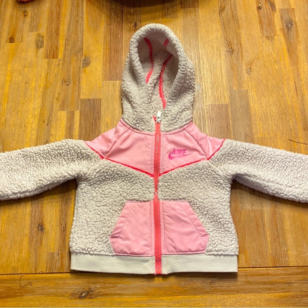 Nike Girl's Sportswear Sherpa Unicorn Windrunner Jacket (White/ Light Pink)